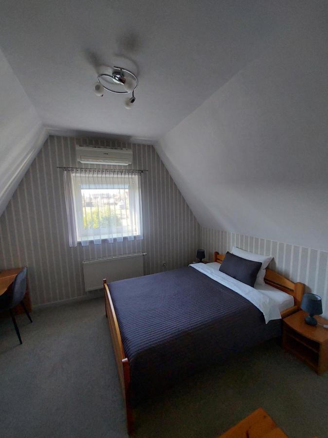 Asmonienes Sveciu Namai "Senoji Mokyklele" Hotel Smalininkai Ngoại thất bức ảnh