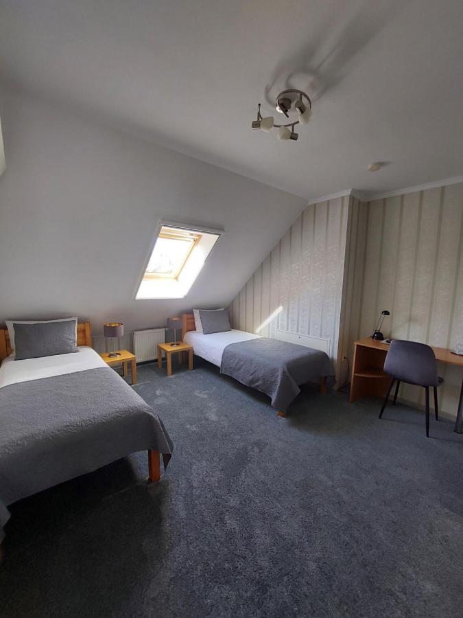 Asmonienes Sveciu Namai "Senoji Mokyklele" Hotel Smalininkai Ngoại thất bức ảnh