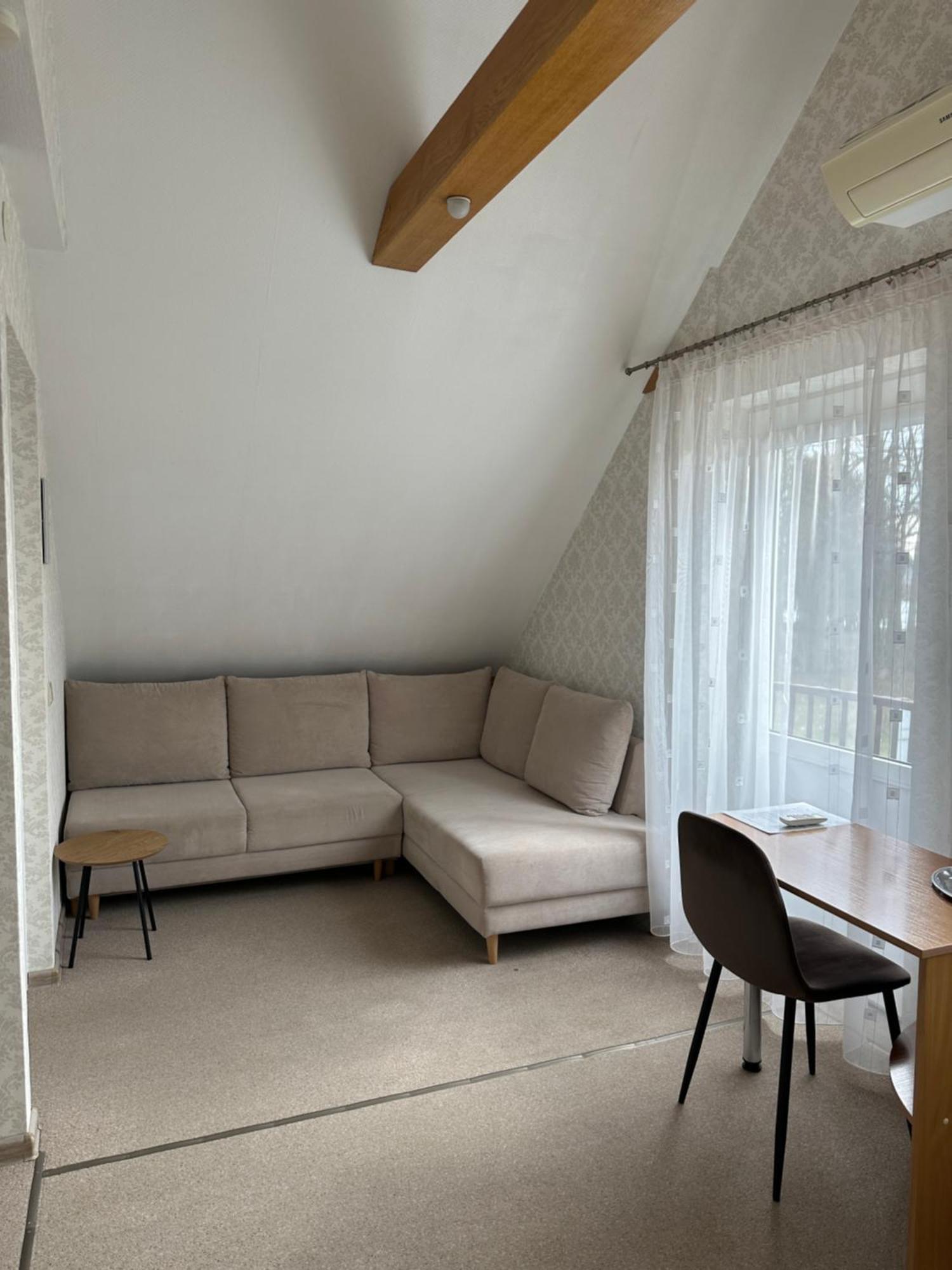 Asmonienes Sveciu Namai "Senoji Mokyklele" Hotel Smalininkai Ngoại thất bức ảnh