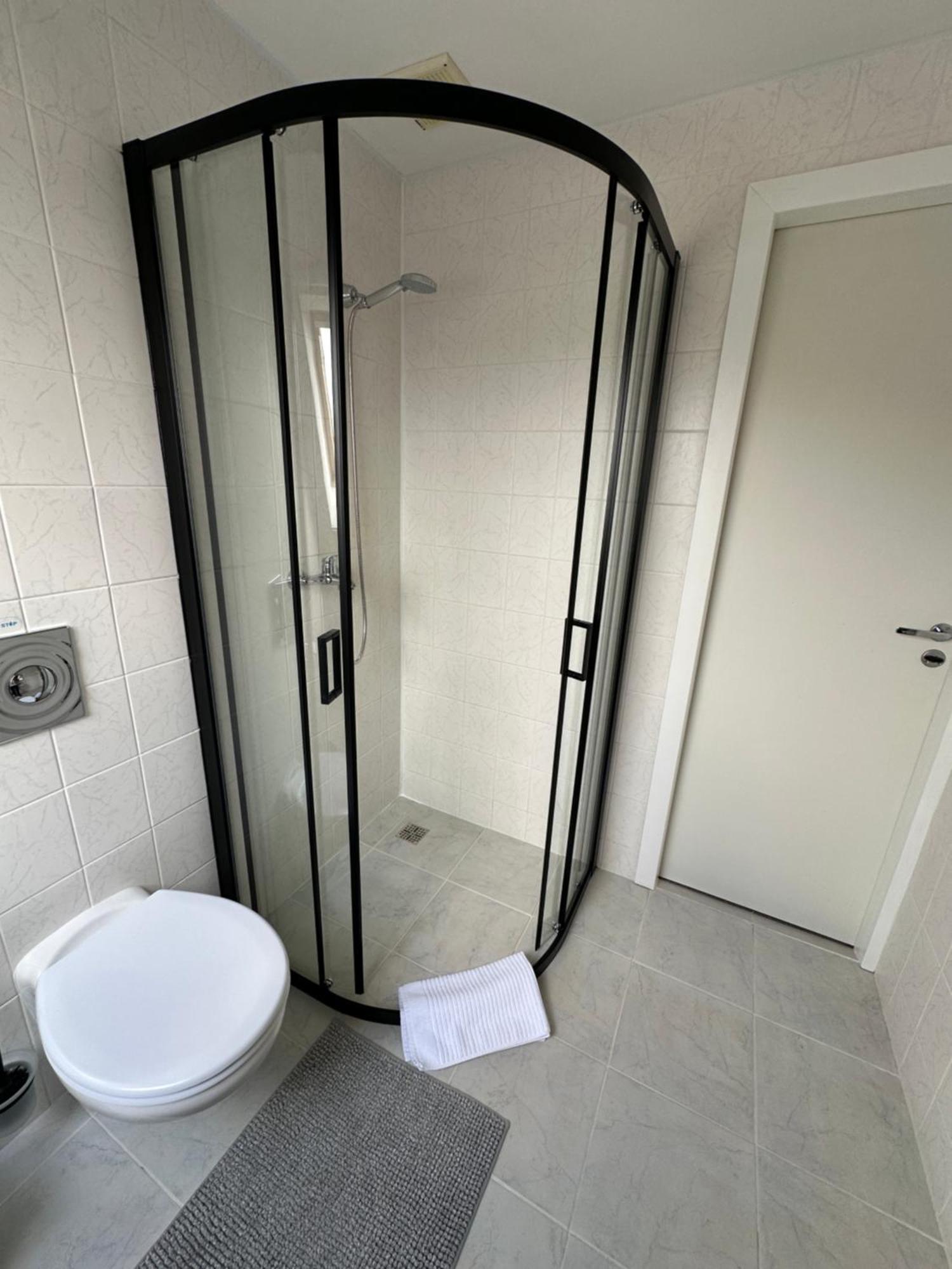 Asmonienes Sveciu Namai "Senoji Mokyklele" Hotel Smalininkai Ngoại thất bức ảnh
