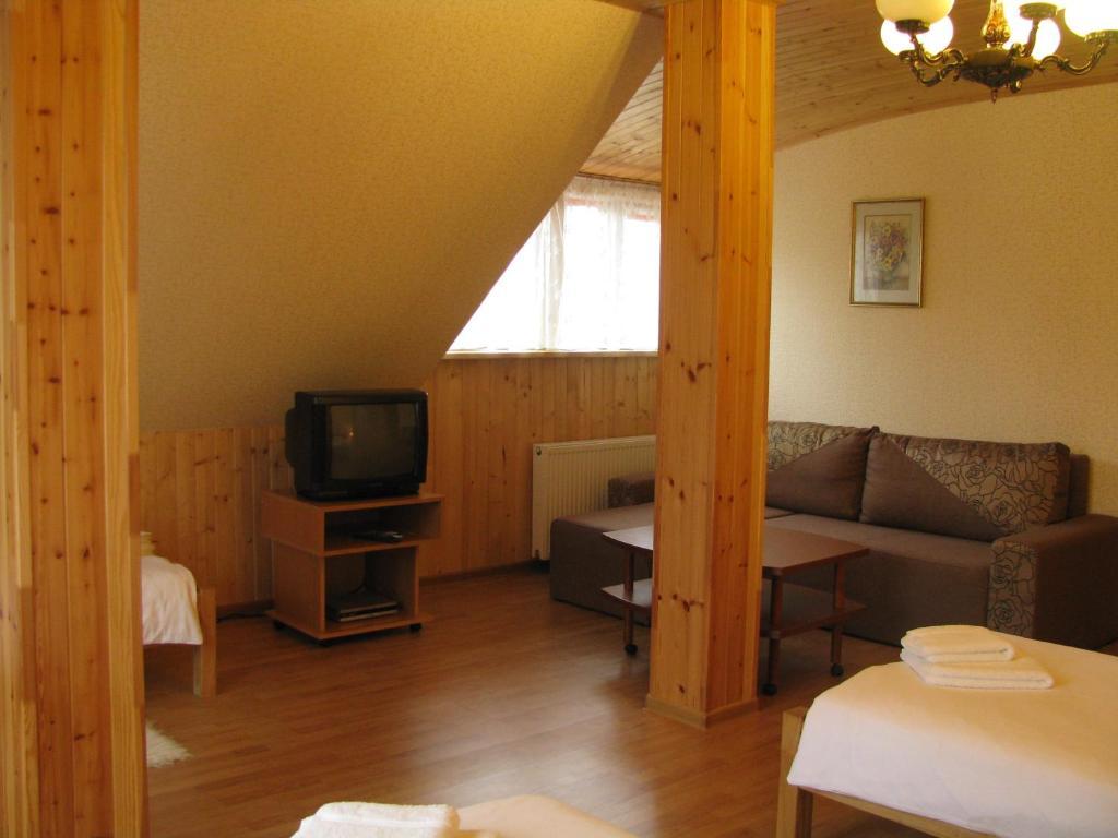 Asmonienes Sveciu Namai "Senoji Mokyklele" Hotel Smalininkai Phòng bức ảnh